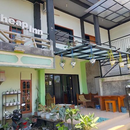 Cheap Inn Banyuwangi بانيووانجى المظهر الخارجي الصورة