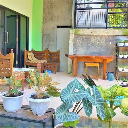 Cheap Inn Banyuwangi بانيووانجى المظهر الخارجي الصورة