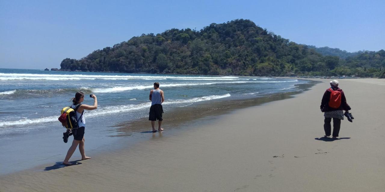 Cheap Inn Banyuwangi بانيووانجى المظهر الخارجي الصورة