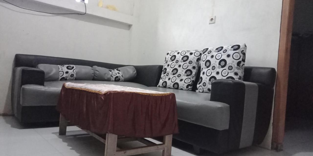 Cheap Inn Banyuwangi بانيووانجى المظهر الخارجي الصورة