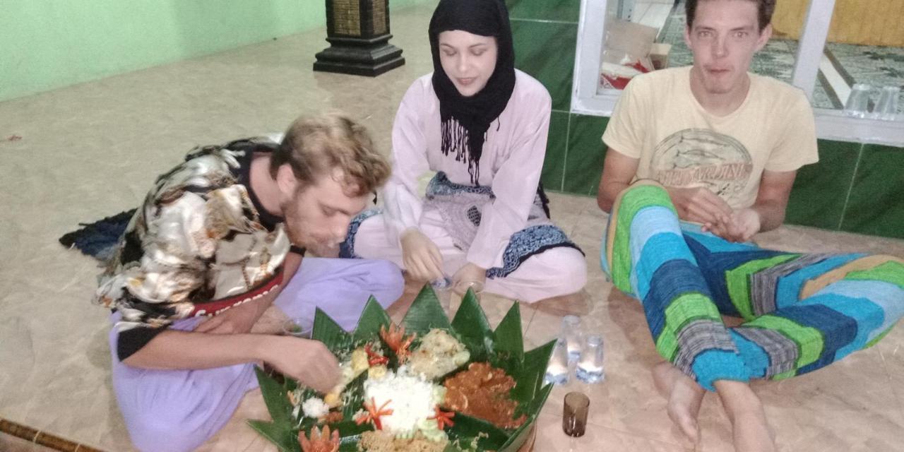 Cheap Inn Banyuwangi بانيووانجى المظهر الخارجي الصورة