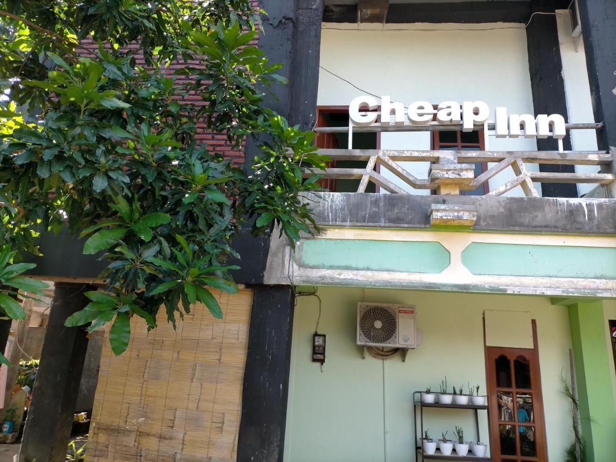 Cheap Inn Banyuwangi بانيووانجى المظهر الخارجي الصورة