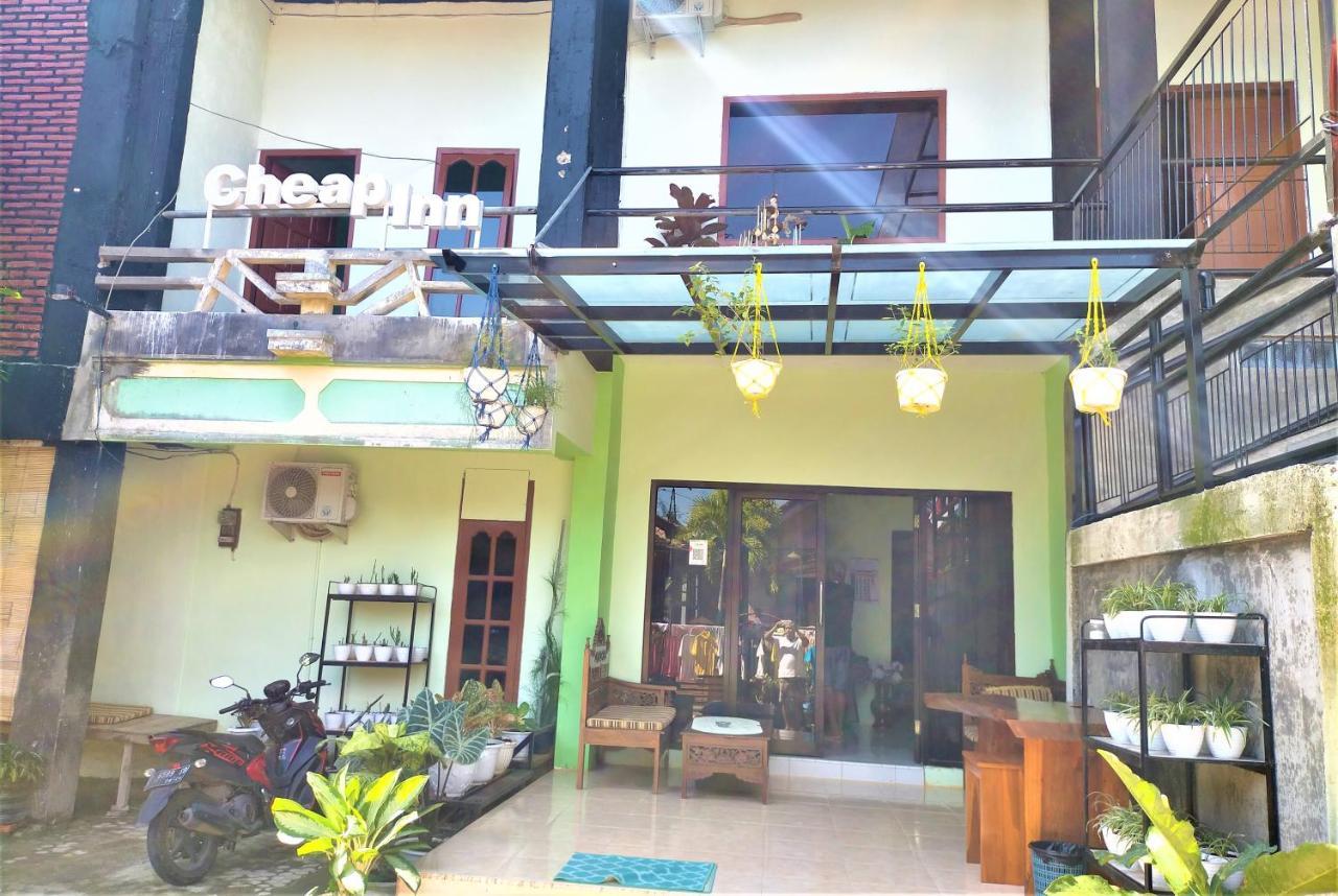 Cheap Inn Banyuwangi بانيووانجى المظهر الخارجي الصورة