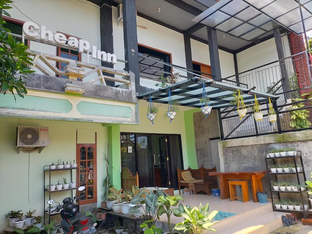 Cheap Inn Banyuwangi بانيووانجى المظهر الخارجي الصورة