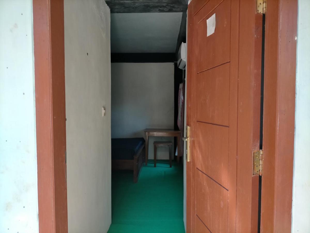 Cheap Inn Banyuwangi بانيووانجى المظهر الخارجي الصورة