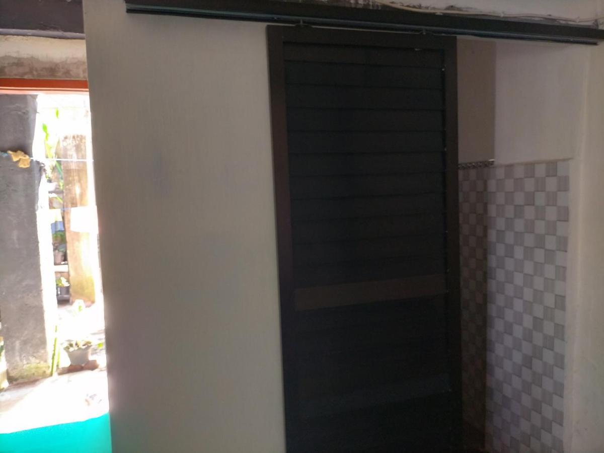 Cheap Inn Banyuwangi بانيووانجى المظهر الخارجي الصورة
