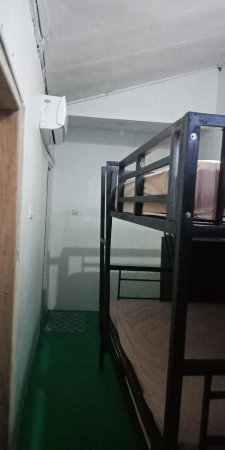 Cheap Inn Banyuwangi بانيووانجى المظهر الخارجي الصورة