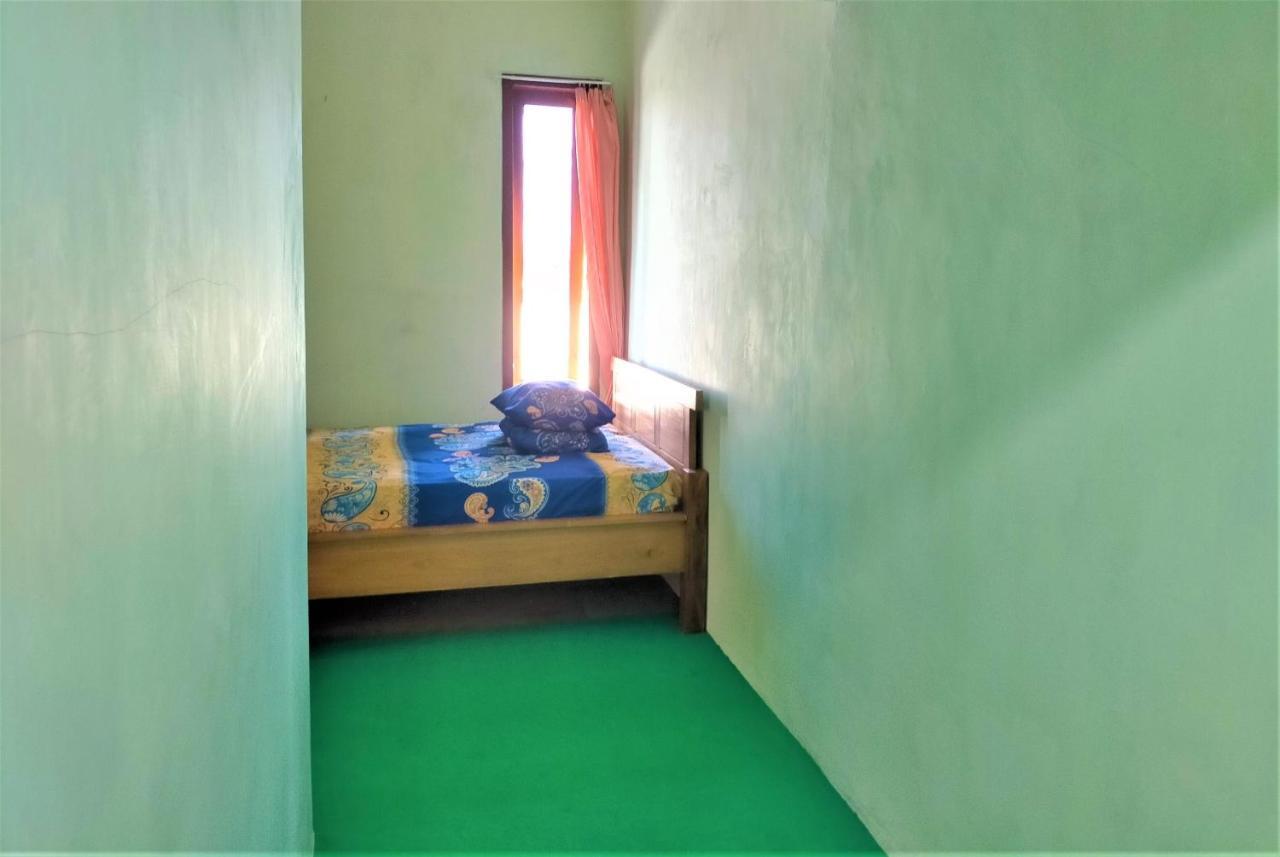 Cheap Inn Banyuwangi بانيووانجى المظهر الخارجي الصورة