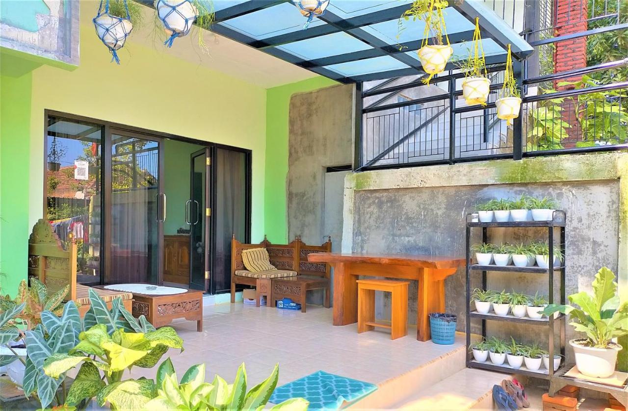 Cheap Inn Banyuwangi بانيووانجى المظهر الخارجي الصورة