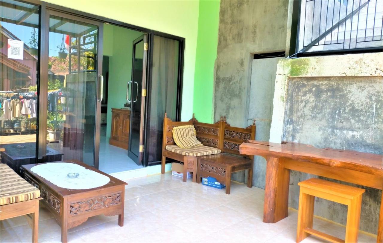 Cheap Inn Banyuwangi بانيووانجى المظهر الخارجي الصورة