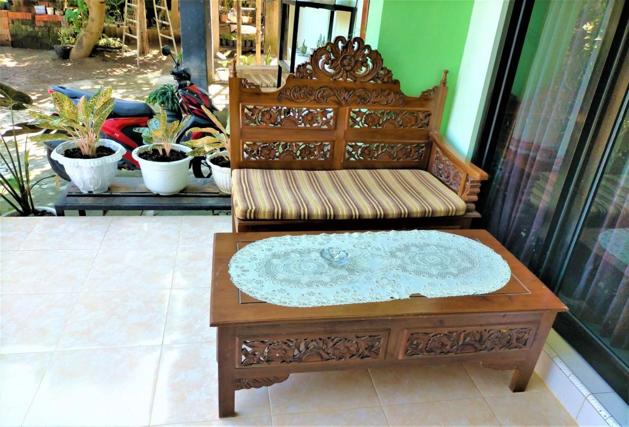 Cheap Inn Banyuwangi بانيووانجى المظهر الخارجي الصورة