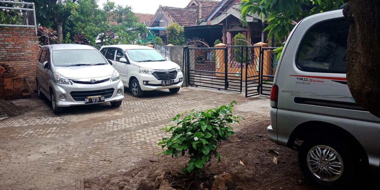 Cheap Inn Banyuwangi بانيووانجى المظهر الخارجي الصورة
