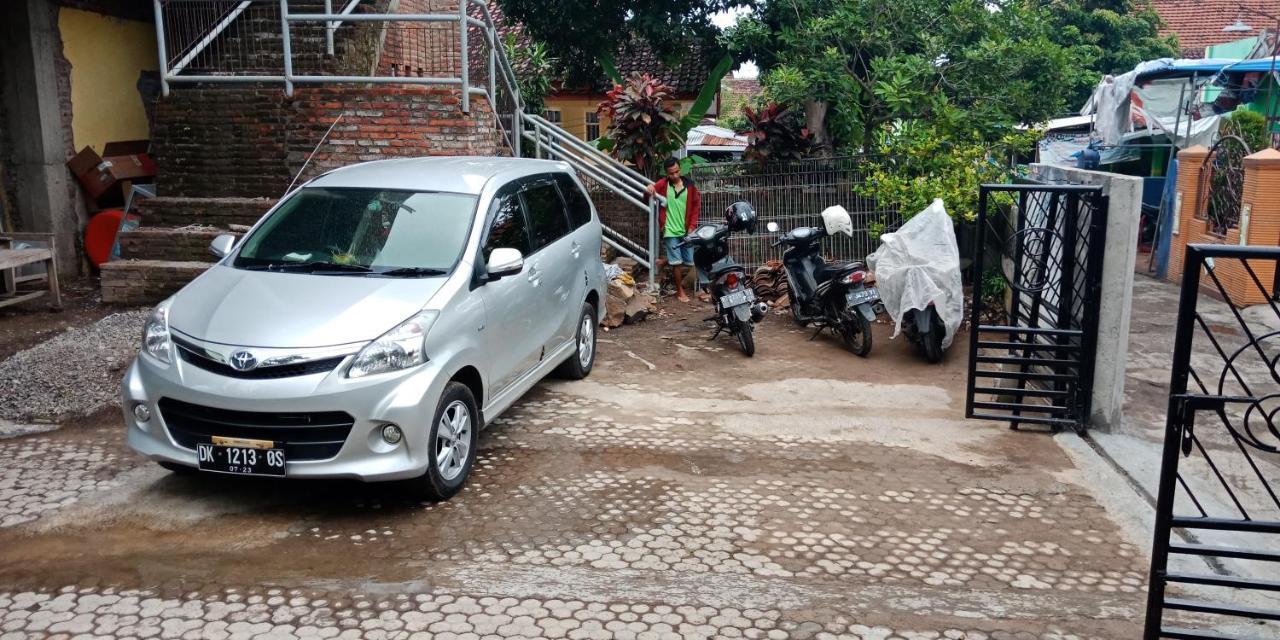 Cheap Inn Banyuwangi بانيووانجى المظهر الخارجي الصورة