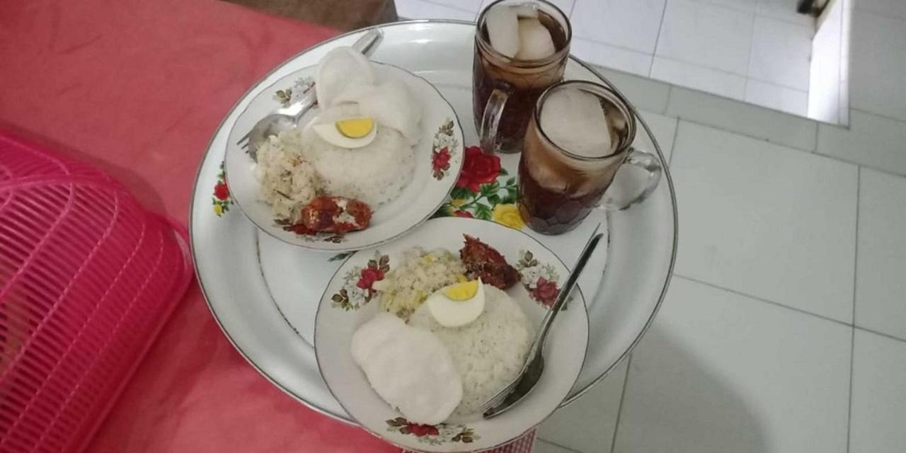 Cheap Inn Banyuwangi بانيووانجى المظهر الخارجي الصورة